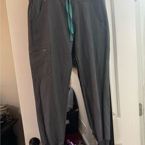 2 pairs of Figs Joggers